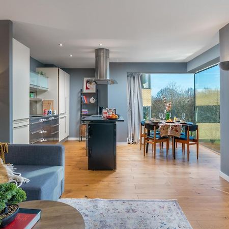 2 Bedroom Apartment With Park Views Shoreditch ロンドン エクステリア 写真