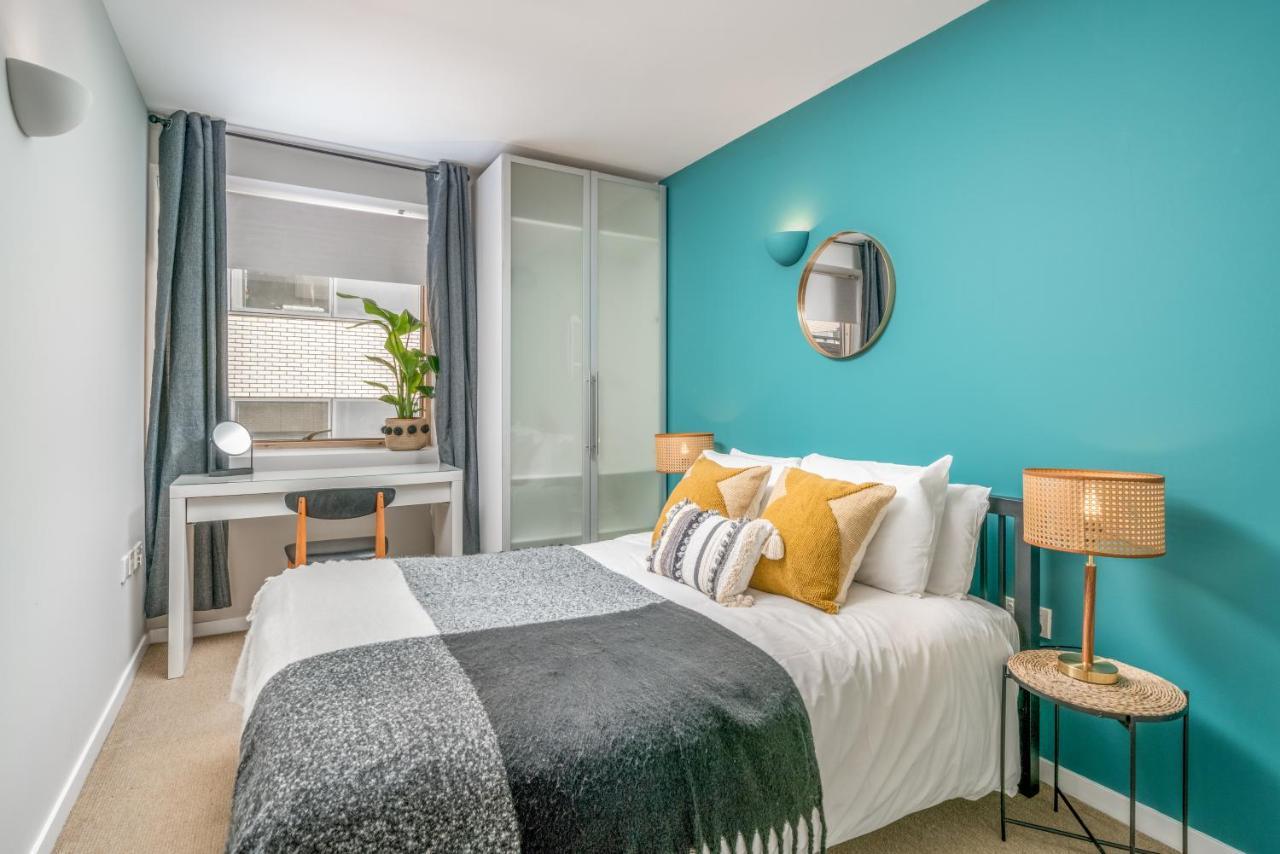 2 Bedroom Apartment With Park Views Shoreditch ロンドン エクステリア 写真