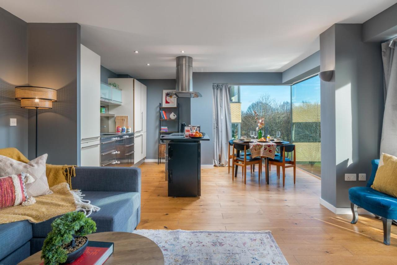 2 Bedroom Apartment With Park Views Shoreditch ロンドン エクステリア 写真