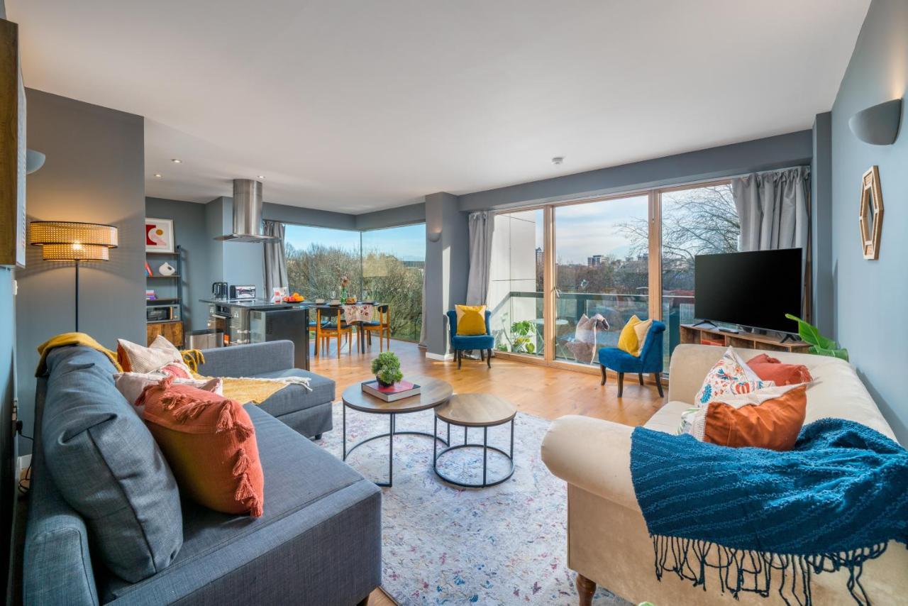 2 Bedroom Apartment With Park Views Shoreditch ロンドン エクステリア 写真